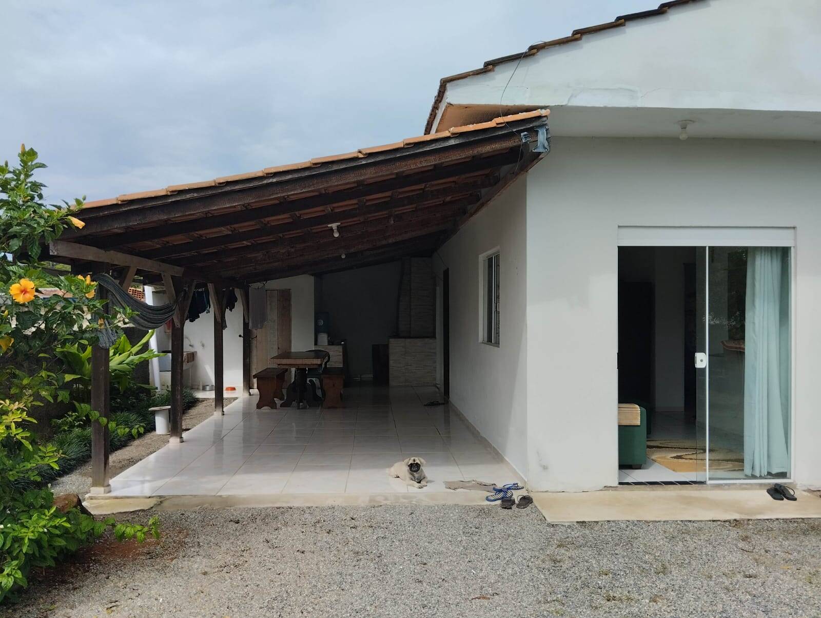 Casa à venda com 2 quartos, 70m² - Foto 1